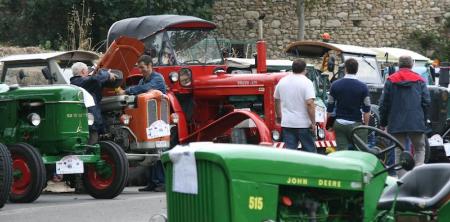 Imagen Una veintena de tractores clásicos recorrerán la Ruta de los Castillos