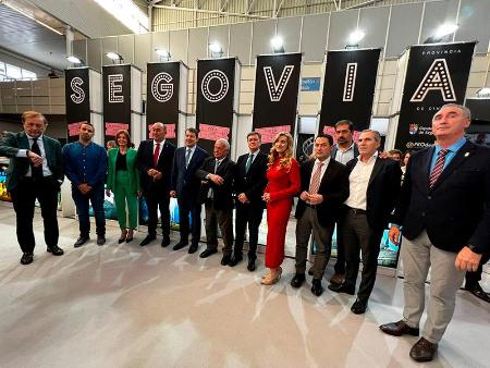Imagen El escenario de cine de la Diputación sorprende en INTUR y abre sus puertas al público con el presidente de la Junta de Castilla y León entre sus primeros visitantes